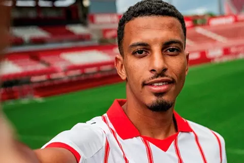 قادمًا من مارسيليا.. أوناحي ينضم إلى جيرونا 